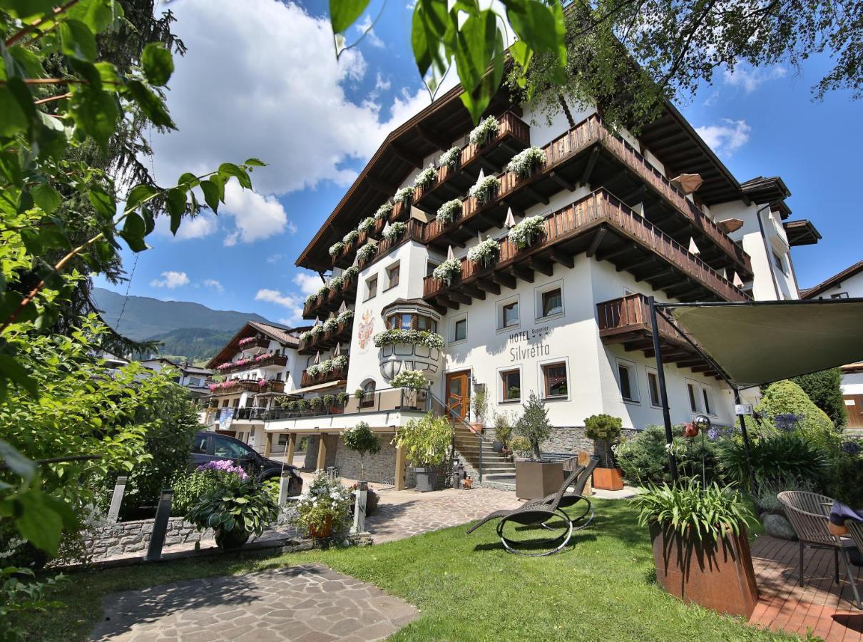 12 Zentrale Hotels nahe Zinggelift Fendels für Ski & Sommer